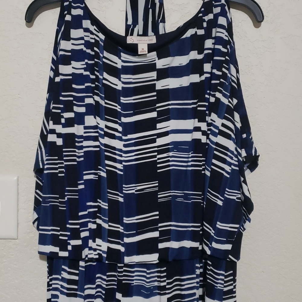 Cut out shoulder dress - Picture 2 of 5